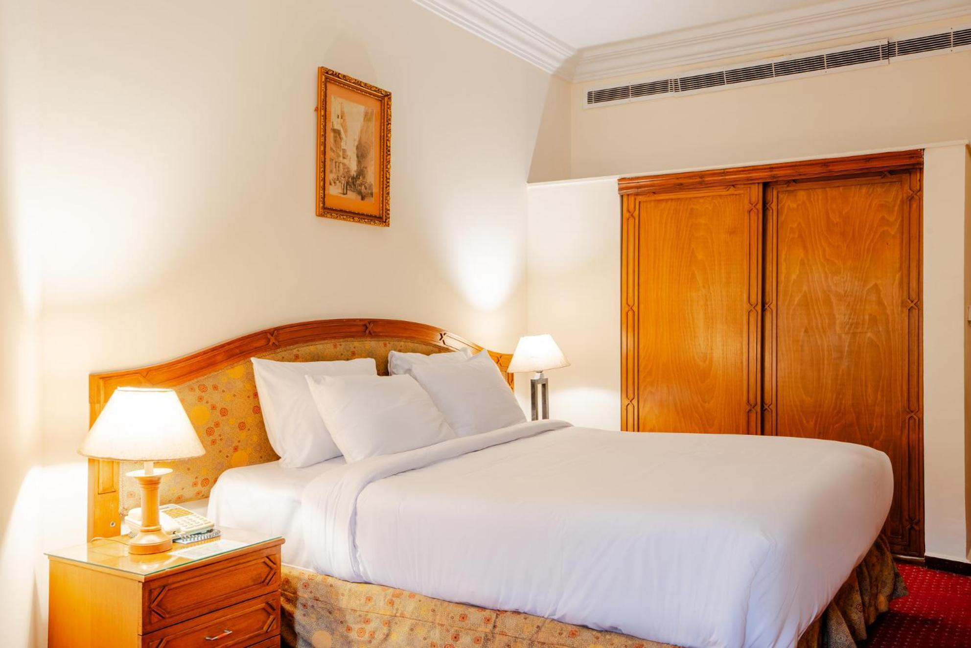 Hotel Om Kolthoom 4*