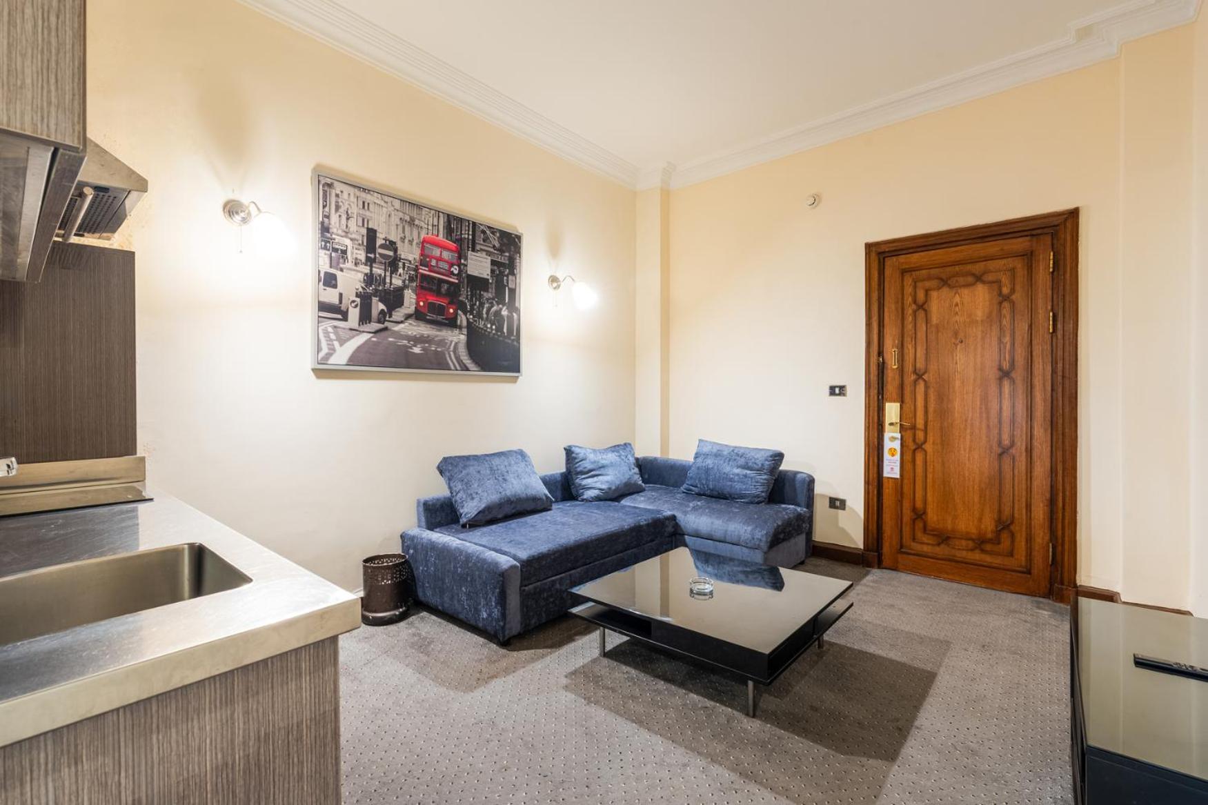 Hotel Om Kolthoom 4*
