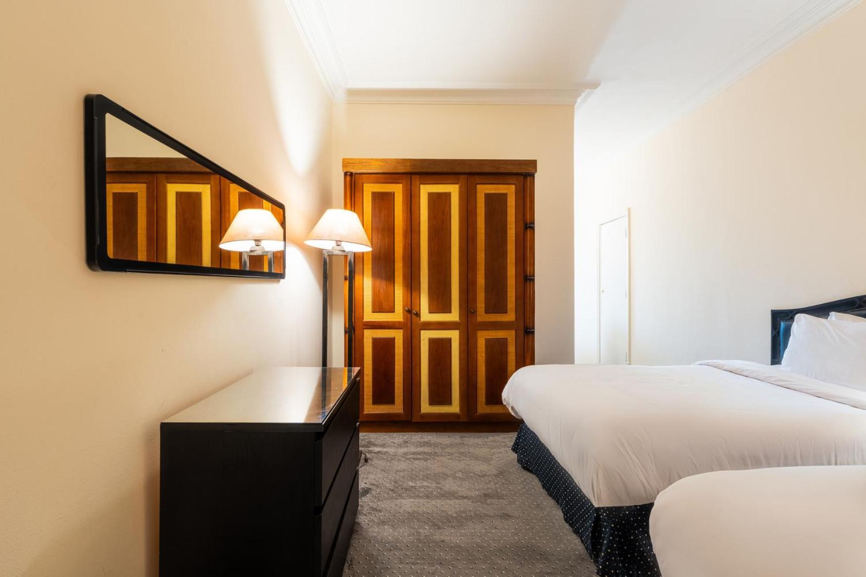 Hotel Om Kolthoom