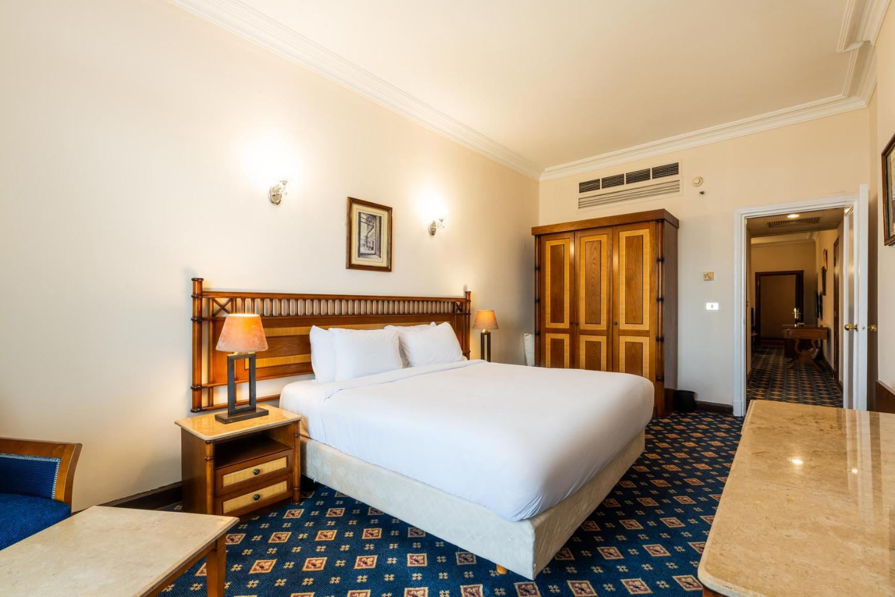 Hotel Om Kolthoom